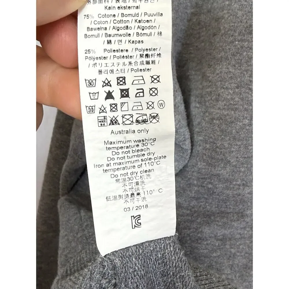 Oakley, Grey Hoodie. Size XL. In excellent condition!